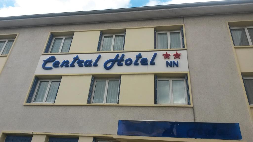 Central Hotel Сен-Приест Екстериор снимка